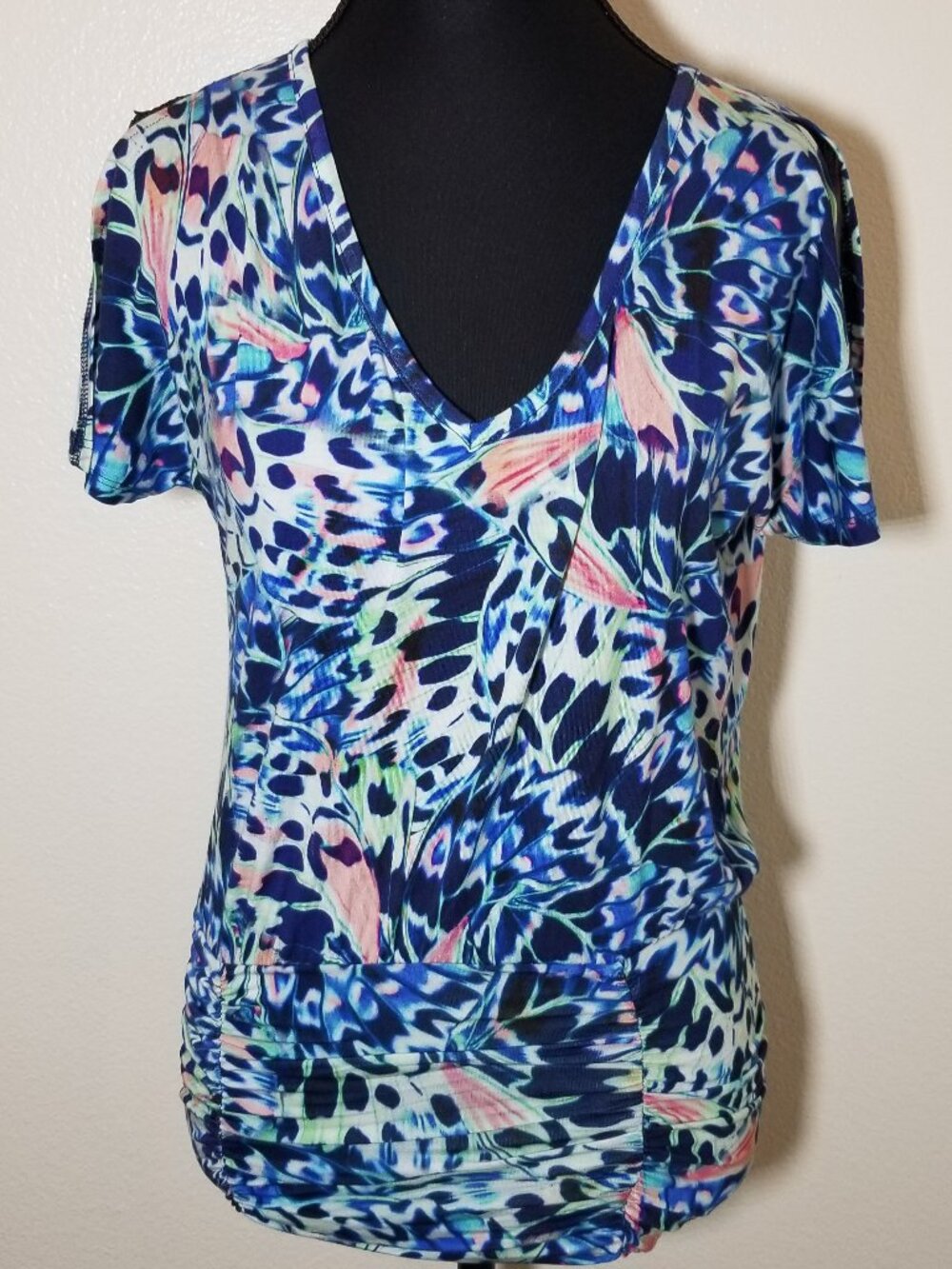 Venus Womens XS Blue Tropical Floral Slit Short Sleeve Blouse City Retro NWOT
